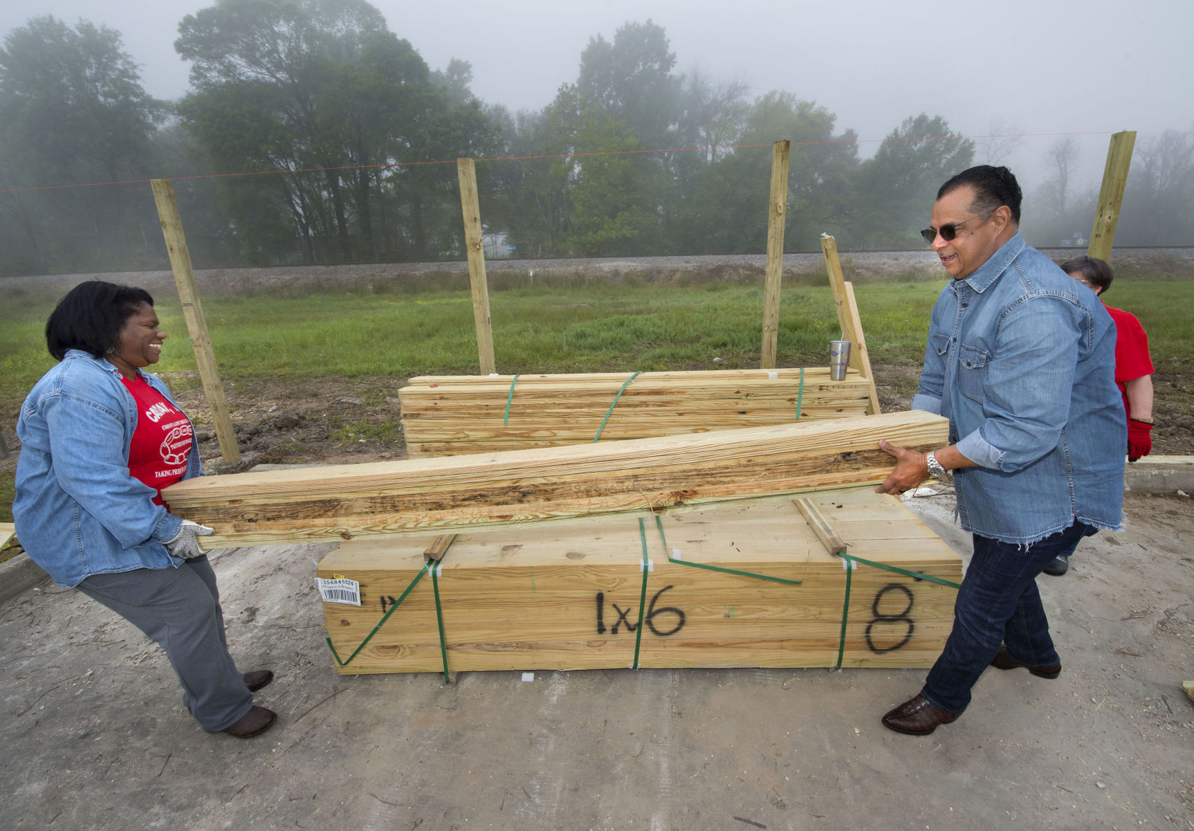 BR.fencemending.032419 TS 410.jpg